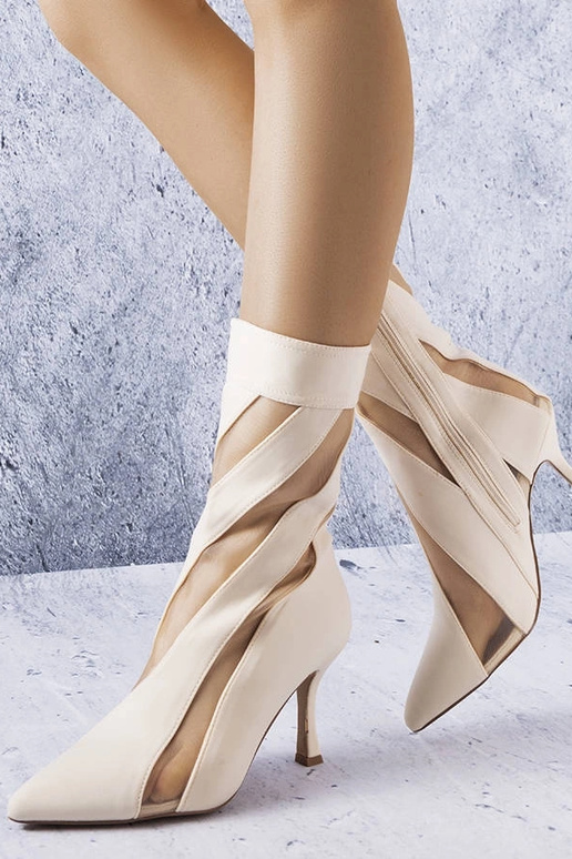 Smilšu krāsas zābaciņas ar...