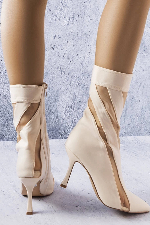 Smilšu krāsas zābaciņas ar...