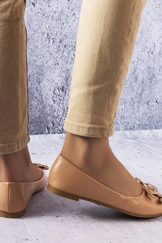 Tumši smilšu krāsas kurpes ar...