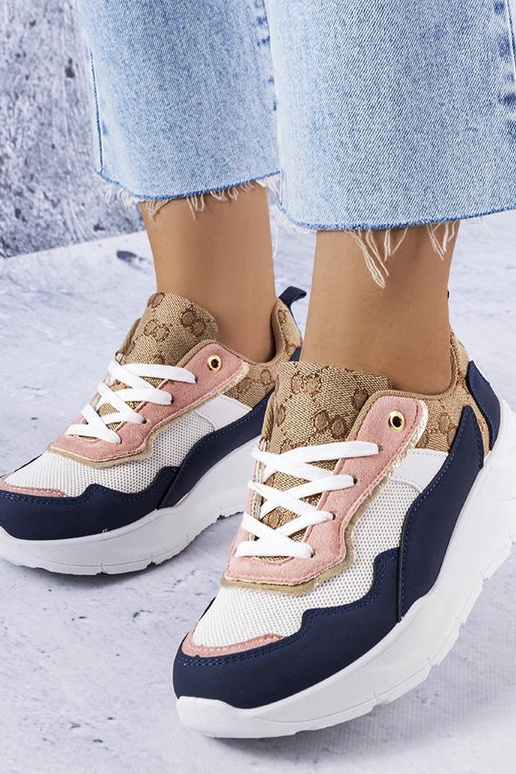 Tumši zilas kedas ar zelta ieliktņiem...