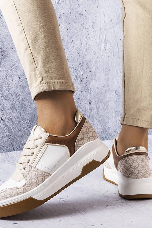 Brūnas kedas dekorētas ar Grandbois...