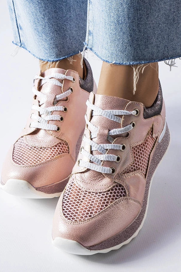 Rozā spīdīgi sporta apavi,...