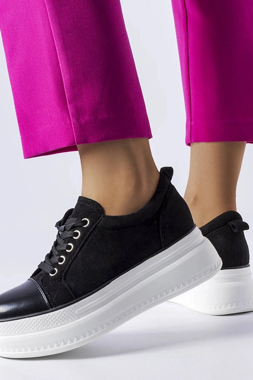 Melni apavi uz platformas, „Pascaline"