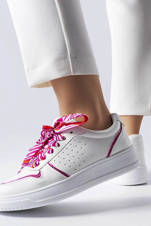 Baltas Pryor lentes piesietas kedas