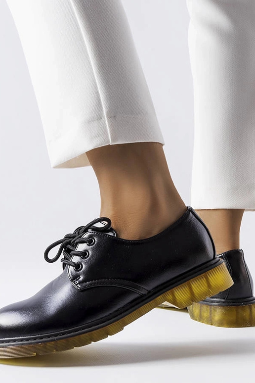 Melni Parfait kaujas zābaki