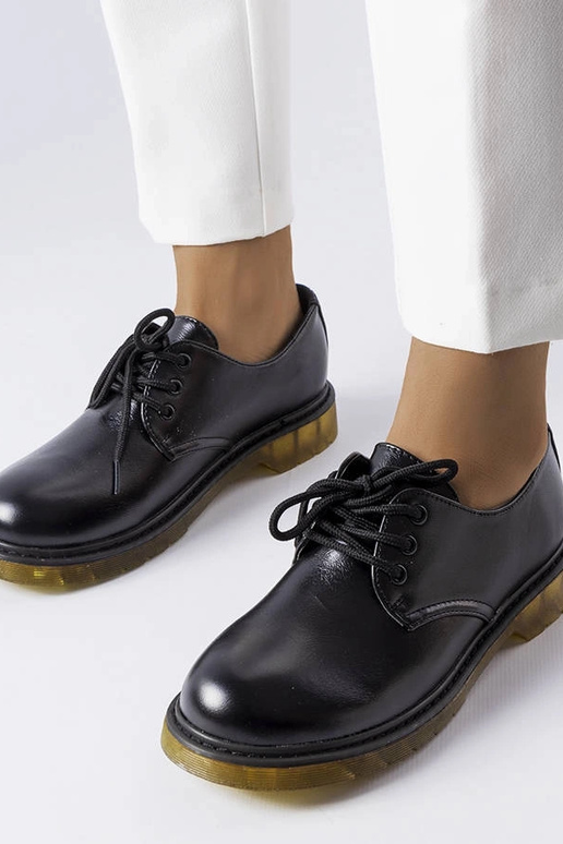 Melni Parfait kaujas zābaki