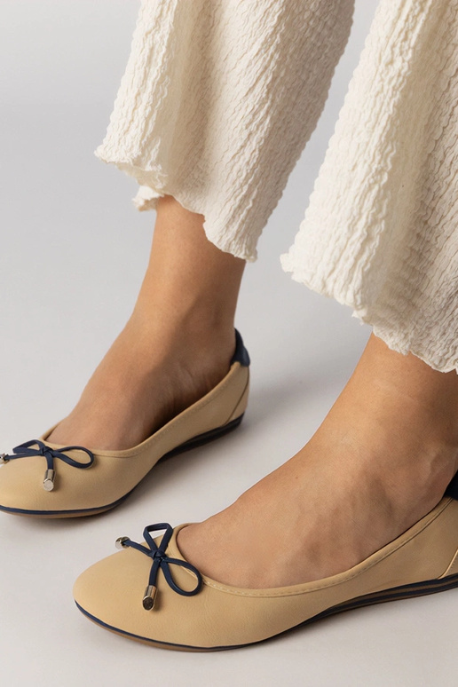 Smilškrāsaini kurpes ar lentīti,...