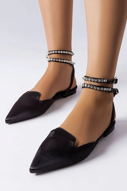 Melnas satīna sandales Hewes