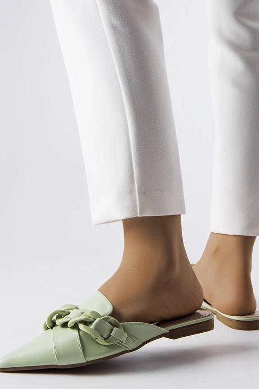 Zaļi eleganti Patenaude ķēdes flip-flops