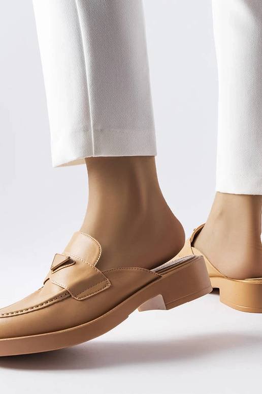 Brūnas Berkshire sandales ar slēgtu...