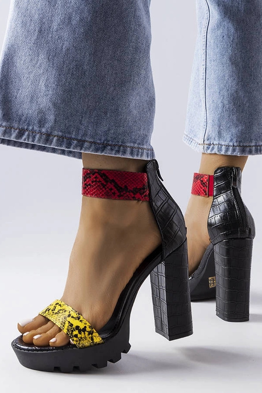 Noksvilas dzeltenās čūskas apdrukas...