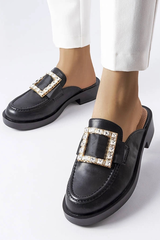 Black Columbus slēgtās flip-flops