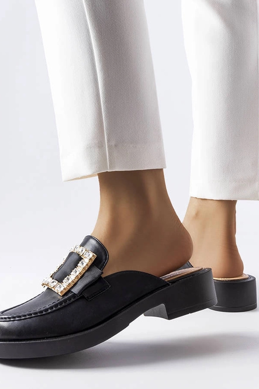 Black Columbus slēgtās flip-flops