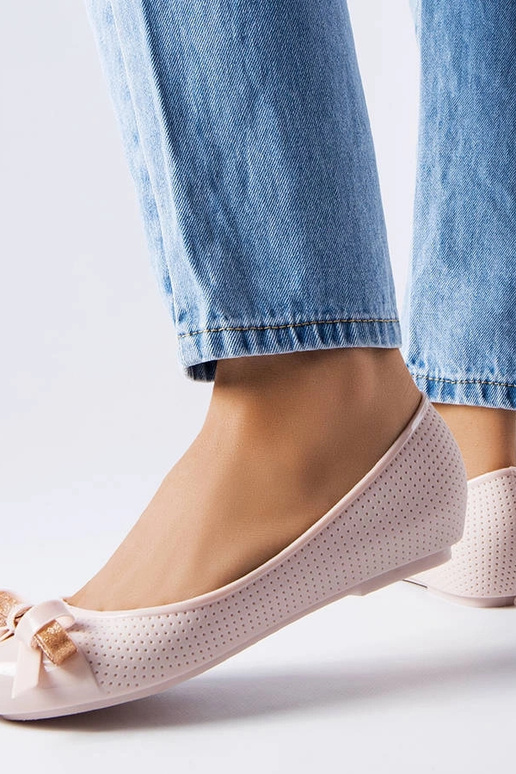 Bēši baleta dzīvokļi, kas dekorēti ar...