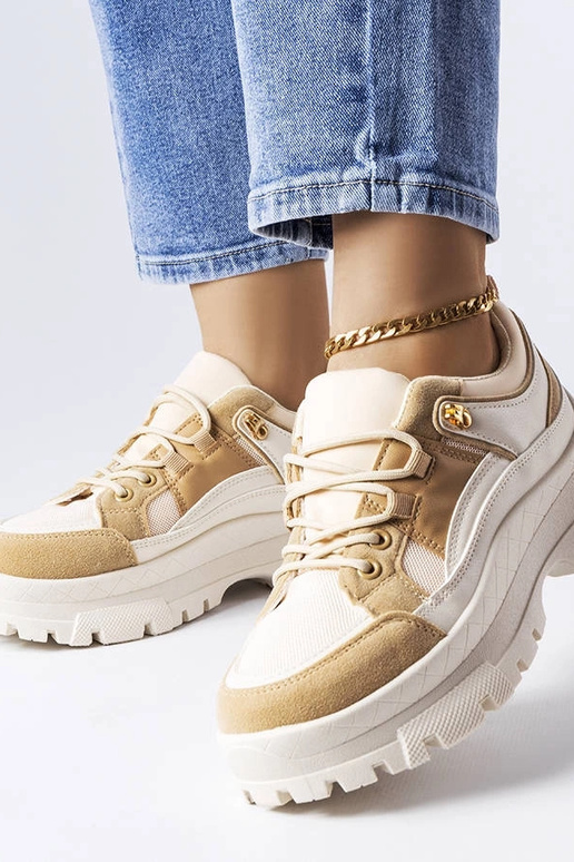 Brūni sporta apavi ar rakstainu zoli,...