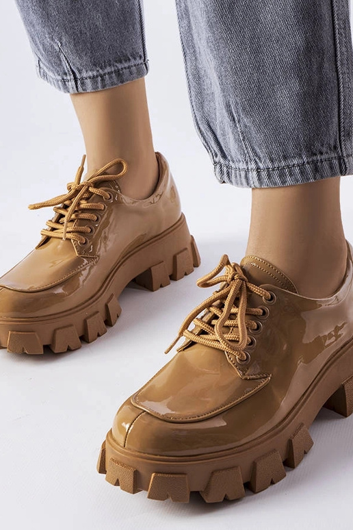 Brūni lakoti puszābaki, „Beccadelli"