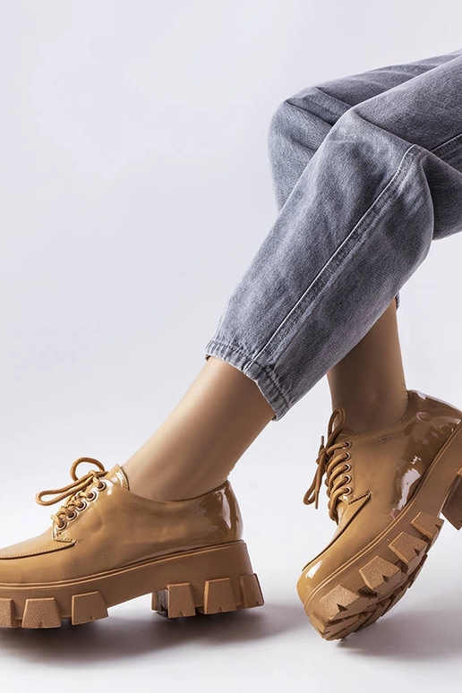 Brūni lakoti puszābaki, „Beccadelli"