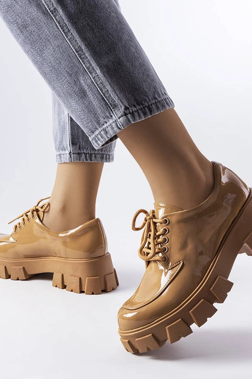 Brūni lakoti puszābaki, „Beccadelli"