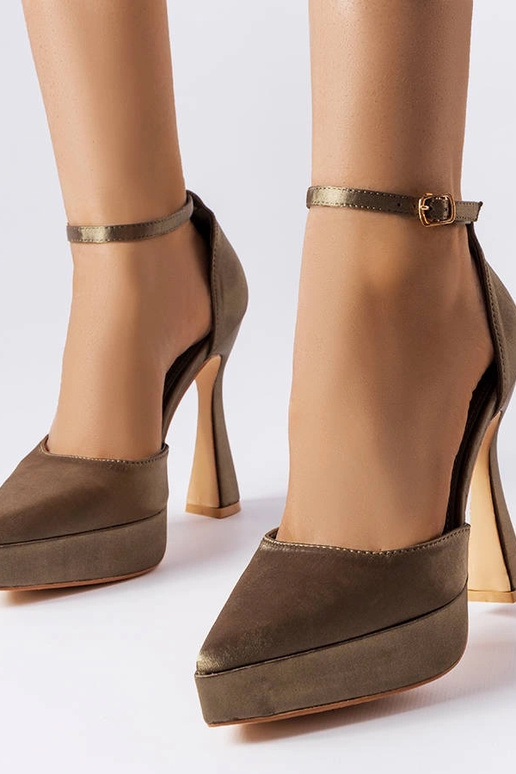 Olīvu augstpapēžu pumpas Lowell