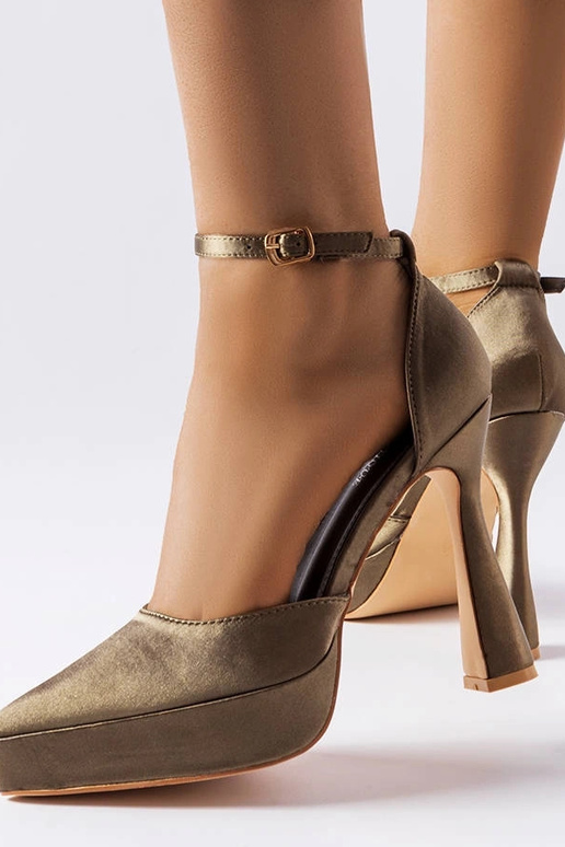 Olīvu augstpapēžu pumpas Lowell