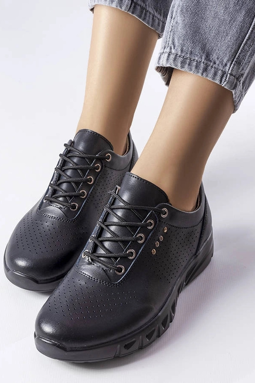 Melnas ādas ažūra kurpes Brodeur