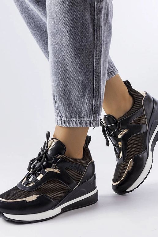 Melni-zeltaini sporta apavi uz...