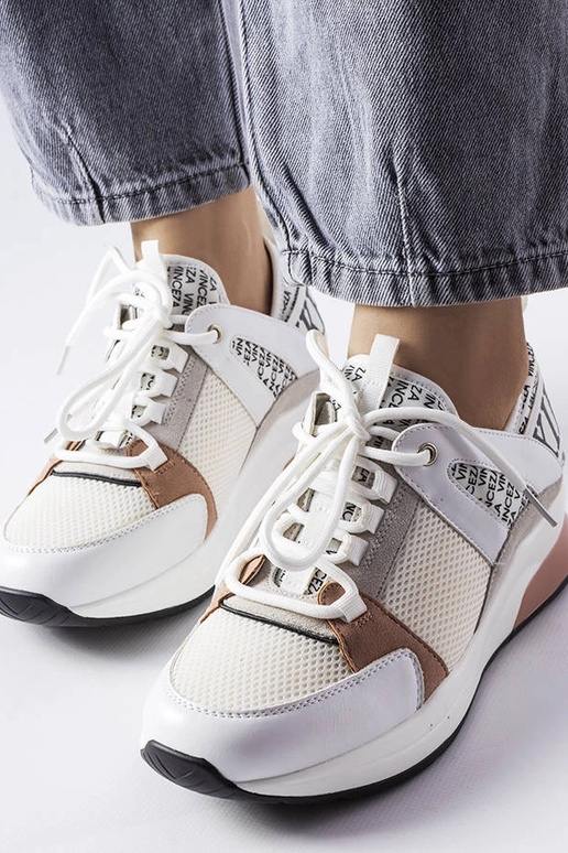 Vinceza baltas un rozā kedas