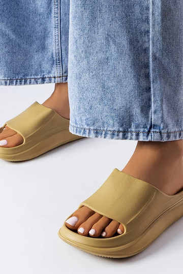 Smilšu krāsas gumijas...