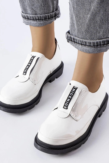 Baltas lakādas Legget apavi