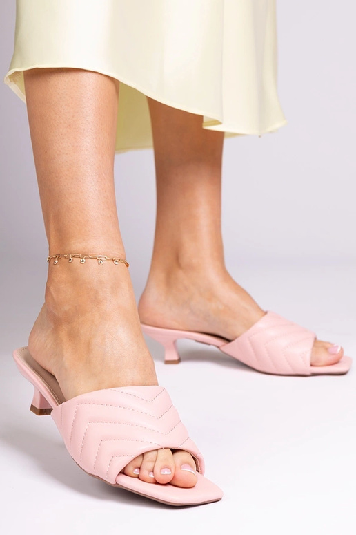 Rozā čības uz zema papēža, „Launay"