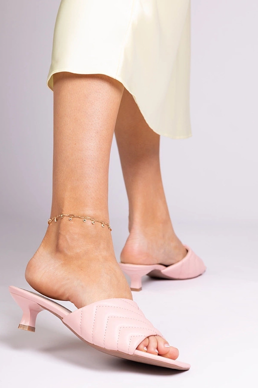 Rozā čības uz zema papēža, „Launay"