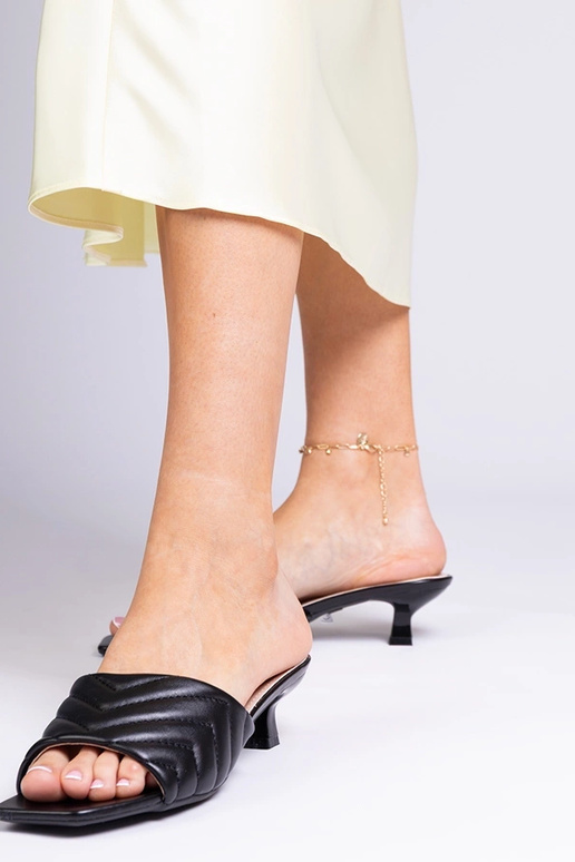 Melni čības uz zema papēža, „Launay"