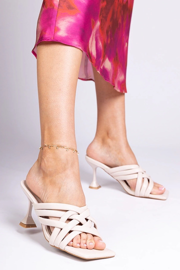 Smilšu krāsas eleganti...