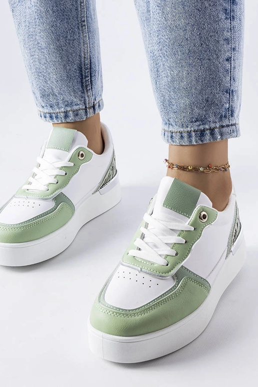 Zaļas kedas uz Tooele platformas