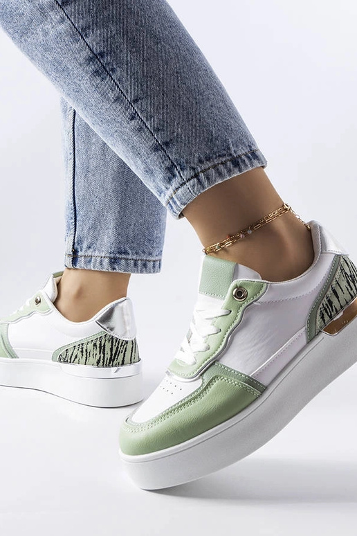 Zaļas kedas uz Tooele platformas