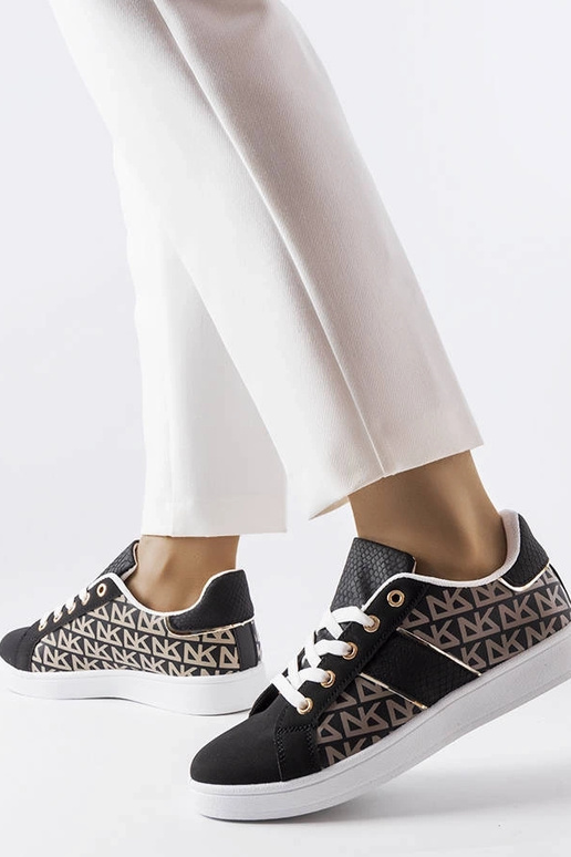 Melnas kedas rotātas ar Bolduc...