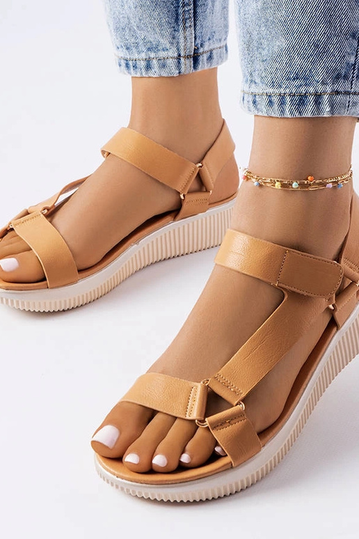 Bēšas sporta sandales Heron