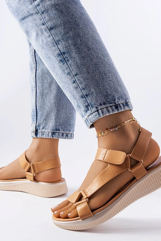 Bēšas sporta sandales Heron