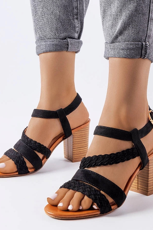 Octave melnas siksnas sandales