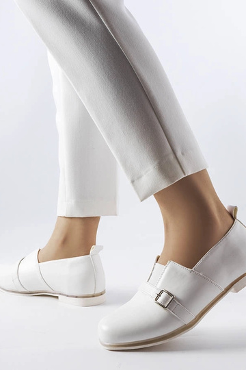 Baltie pusboti ar ādas... 2