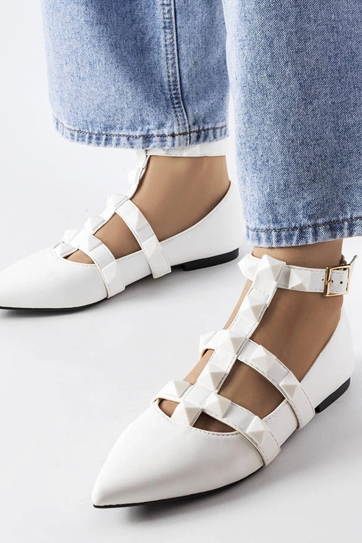 Baltas balerīnas ar iespaidīgu Blur...