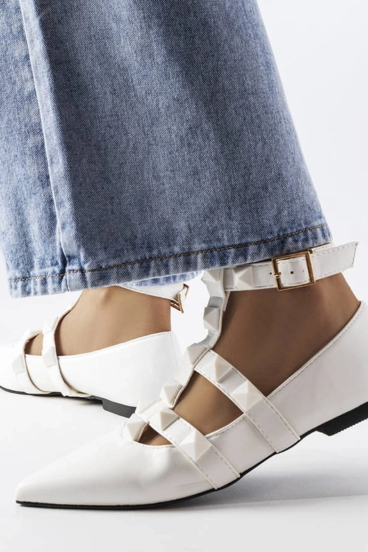 Baltas balerīnas ar iespaidīgu Blur...