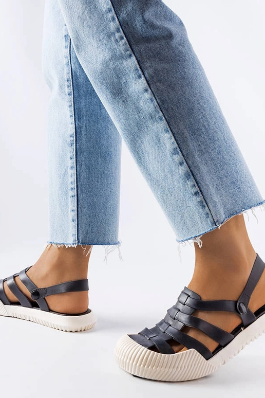 Melnas gumijas Canton sandales