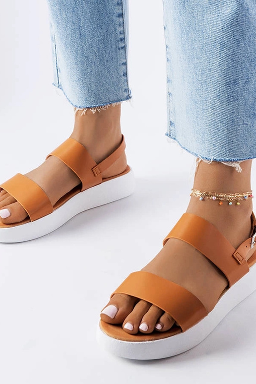 Brūnas Isaac platformas sandales