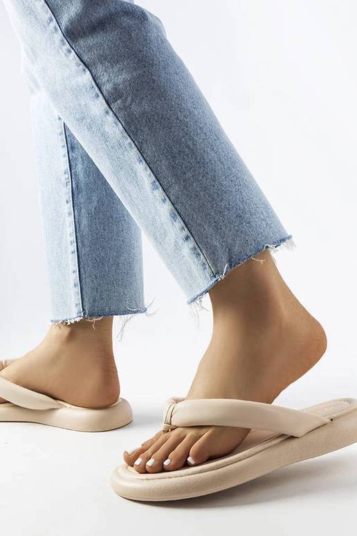 Bēšas, kuplas Smithfield flip-flops