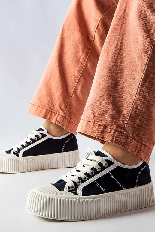 Melnas Castanthei platformas kedas