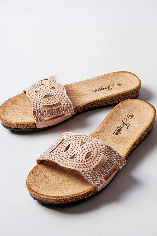 Rozā flip-flops, kas dekorētas ar...