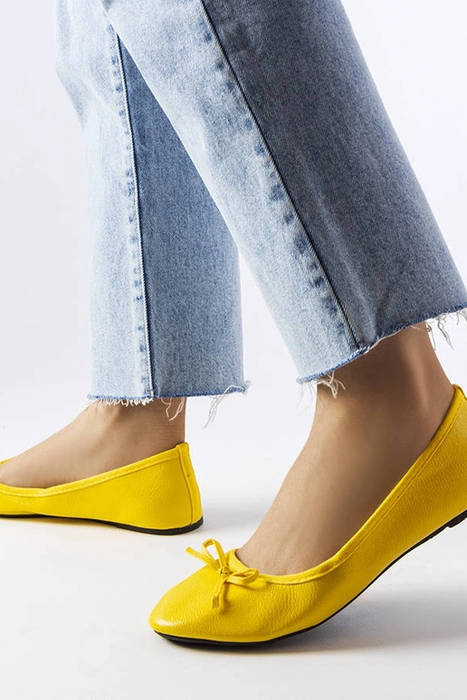 Dzeltenās balerīnas ar lentīti,...