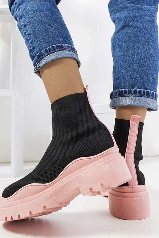 Melnie rozā augstie sporta apavi,...