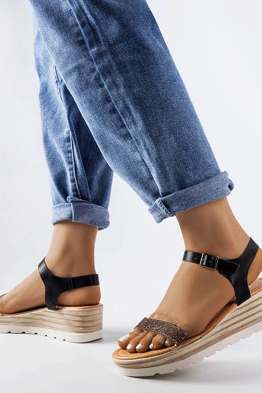 Melnas Bussière ķīļveida sandales